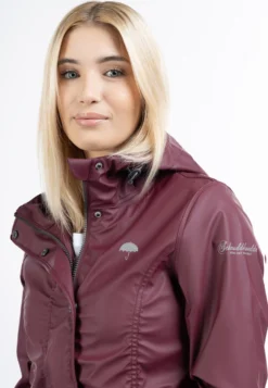 Schmuddelwedda RegenParkaRed Wine Donna Cappotti WD221U0OJ-G13 -Schmuddelwedda 090db644e8da4203872cf8f294d29775 scaled