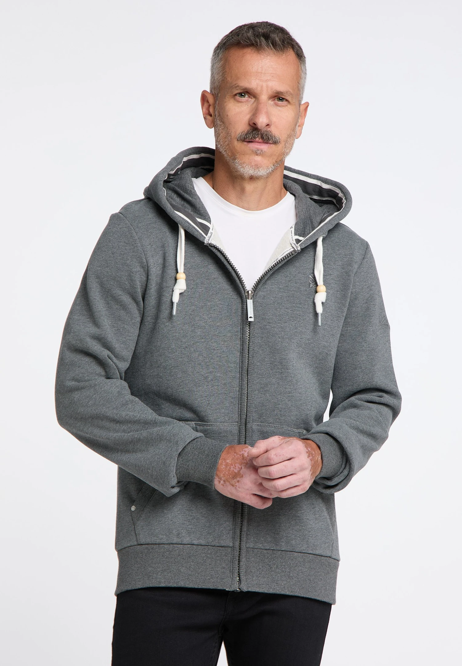 Schmuddelwedda Felpa Con ZipGrau Melange Uomo Maglieria E Felpe WD222S06P-C11 1 Schmuddelwedda Felpa Con ZipGrau Melange Uomo Maglieria E Felpe WD222S06P-C11