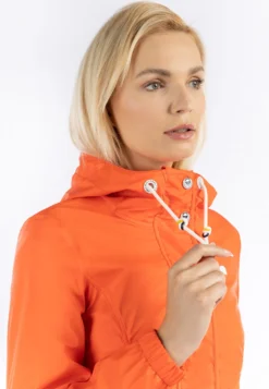 Schmuddelwedda RegenParkaOrangerot Donna Cappotti WD221U0OJ-H13 -Schmuddelwedda 8b89a181a1b44d26bd3d9149bfc2284b scaled