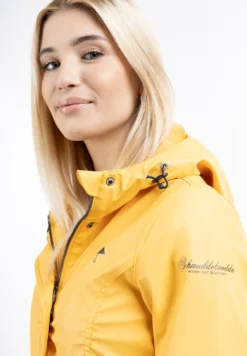 Schmuddelwedda RegenParkaHoney Yellow Donna Cappotti WD221U0OJ-E12 -Schmuddelwedda b9ec1db9e9094d89b9e484014c982da3 scaled