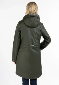 Schmuddelwedda Regenmantel Mit Wattierung StormcloudCappotto InvernaleDunkeloliv Donna Cappotti WD221U0OX-M11 -Schmuddelwedda dc8b8b8007944a1b8f228952f854450b scaled