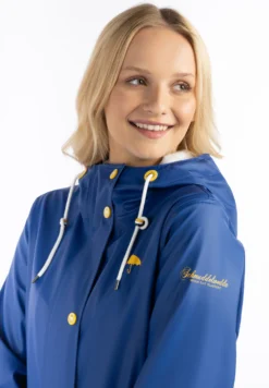 Schmuddelwedda RegenImpermeabileKönigsblau Donna Cappotti WD221U0K4-K16 9 Schmuddelwedda RegenImpermeabileKönigsblau Donna Cappotti WD221U0K4-K16 -Schmuddelwedda e0d723035ae04b778d3bce0560f62951 scaled