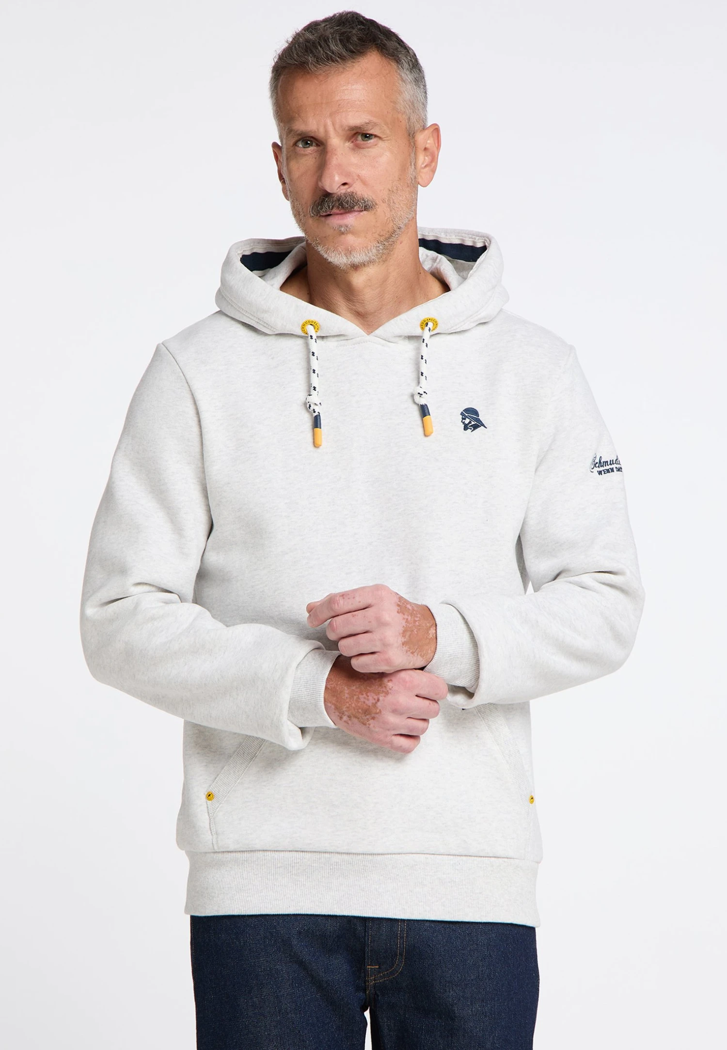 Schmuddelwedda Felpa Con CappuccioWollweiss Melange Uomo Maglieria E Felpe WD222S02R-A12 1 Schmuddelwedda Felpa Con CappuccioWollweiss Melange Uomo Maglieria E Felpe WD222S02R-A12